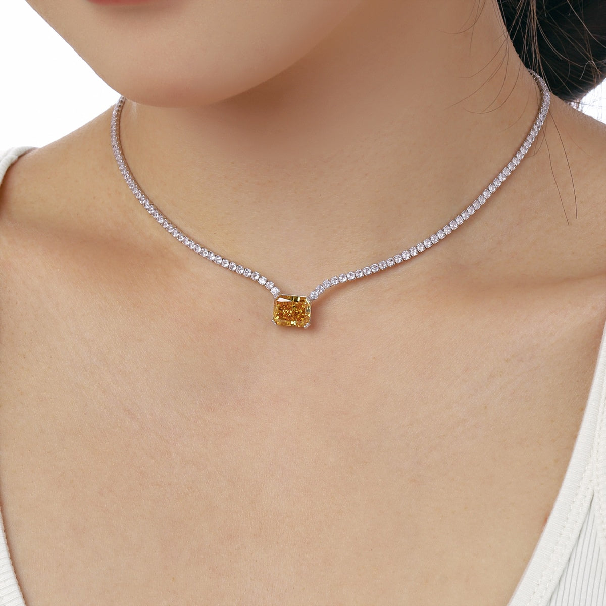 [AuraEcho]4.0 Carat Elegant Radiant Cut Necklace