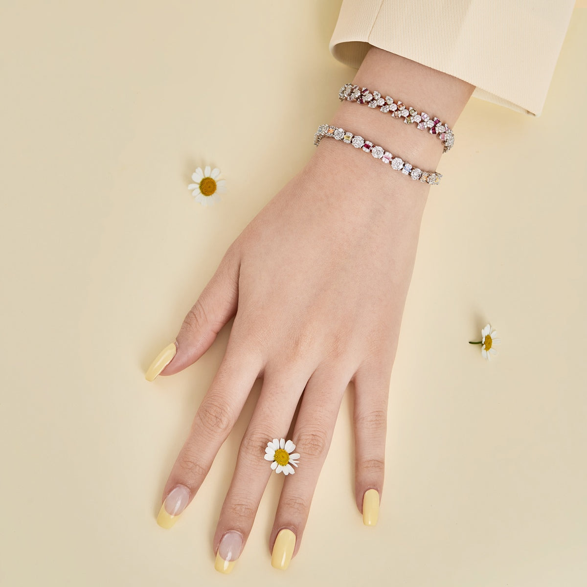 [AuraEcho]Dainty Exquisite Flower Shape Daily Bracelet