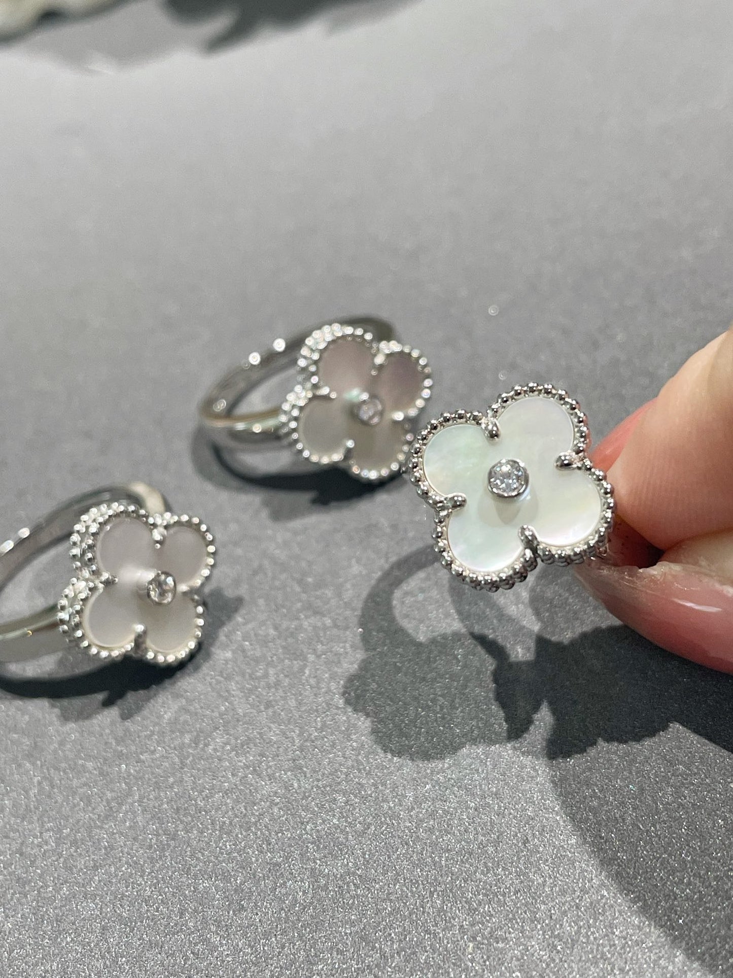 [AuraEcho]CLOVER SILVER MOP DIAMOND RING