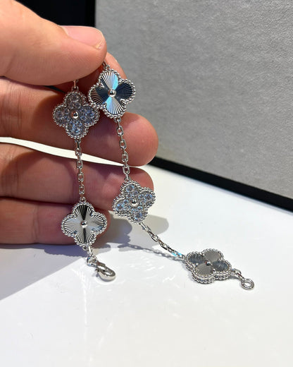 [AuraEcho]CLOVER 5 MOTIF SILVER DIAMOND BRACELET