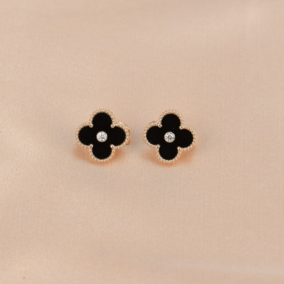 [AuraEcho]CLOVER MEDIUM 1 MOTIFS ONYX DIAMOND EARRINGS
