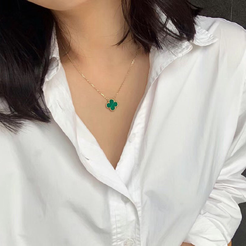 [AuraEcho]CLOVER 15MM MALACHITE SINGLE FLOWER  NECKLACE