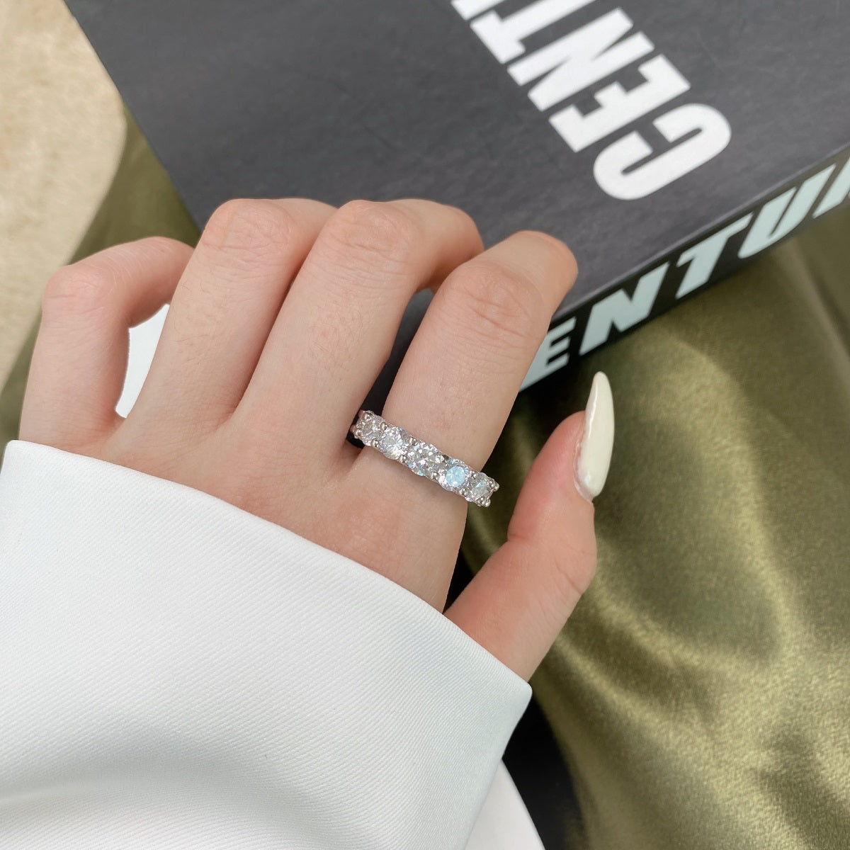 [AuraEcho]Gorgeous Round Cut Tennis Ring