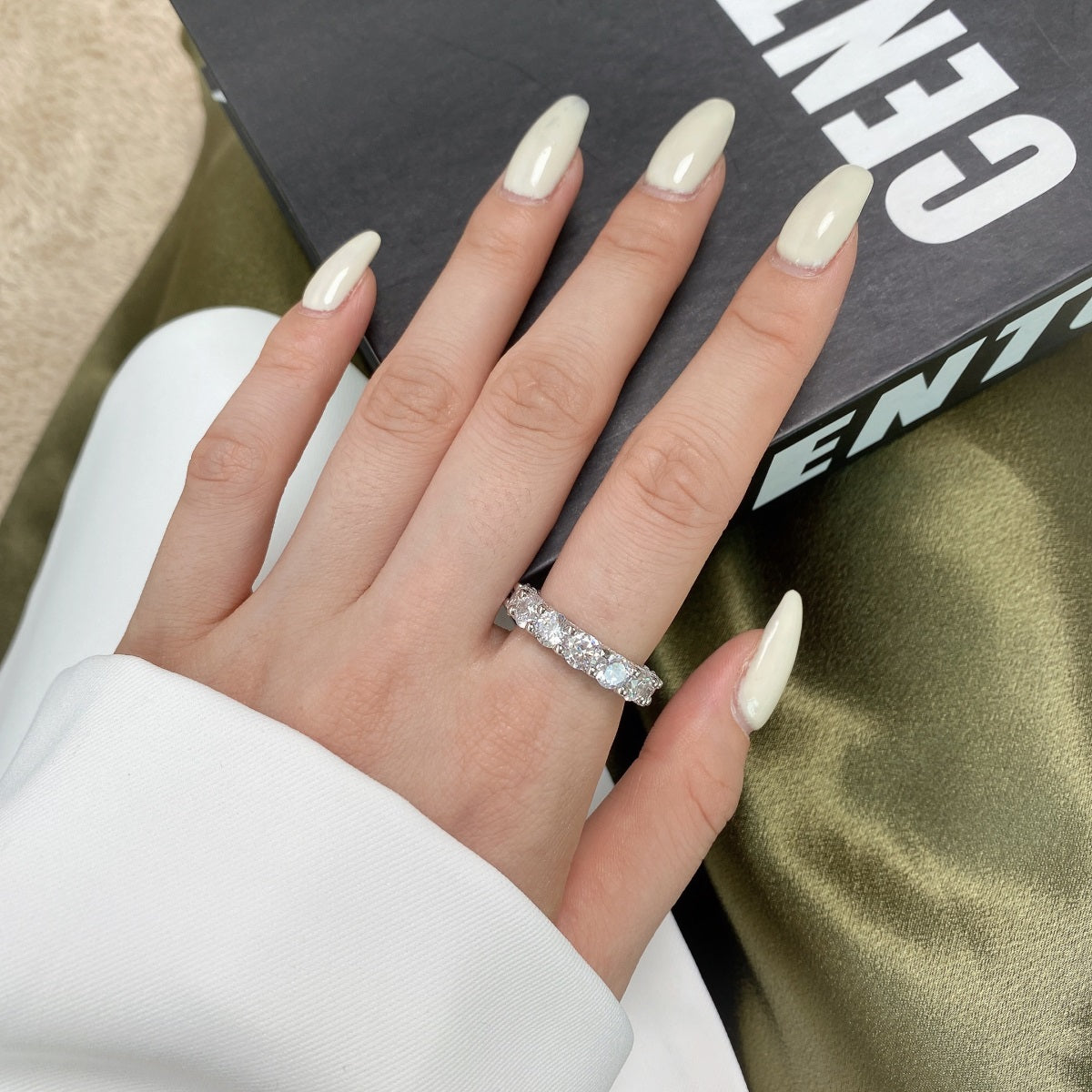 [AuraEcho]Gorgeous Round Cut Tennis Ring