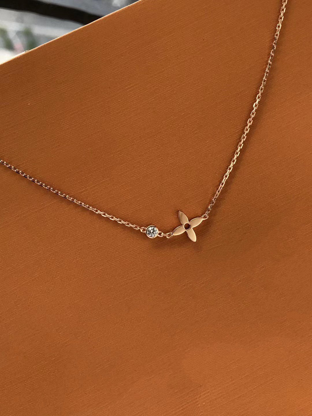 [AuraEcho]BLOSSOM PENDANT PINK GOLD AND DIAMOND