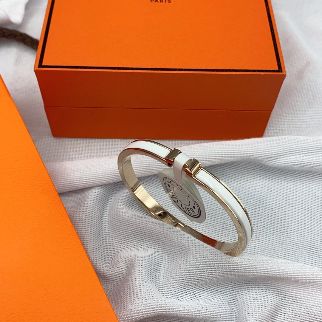 [AuraEcho]CLASSIC HM CLIC WHITE 8MM ENAMEL BRACELET