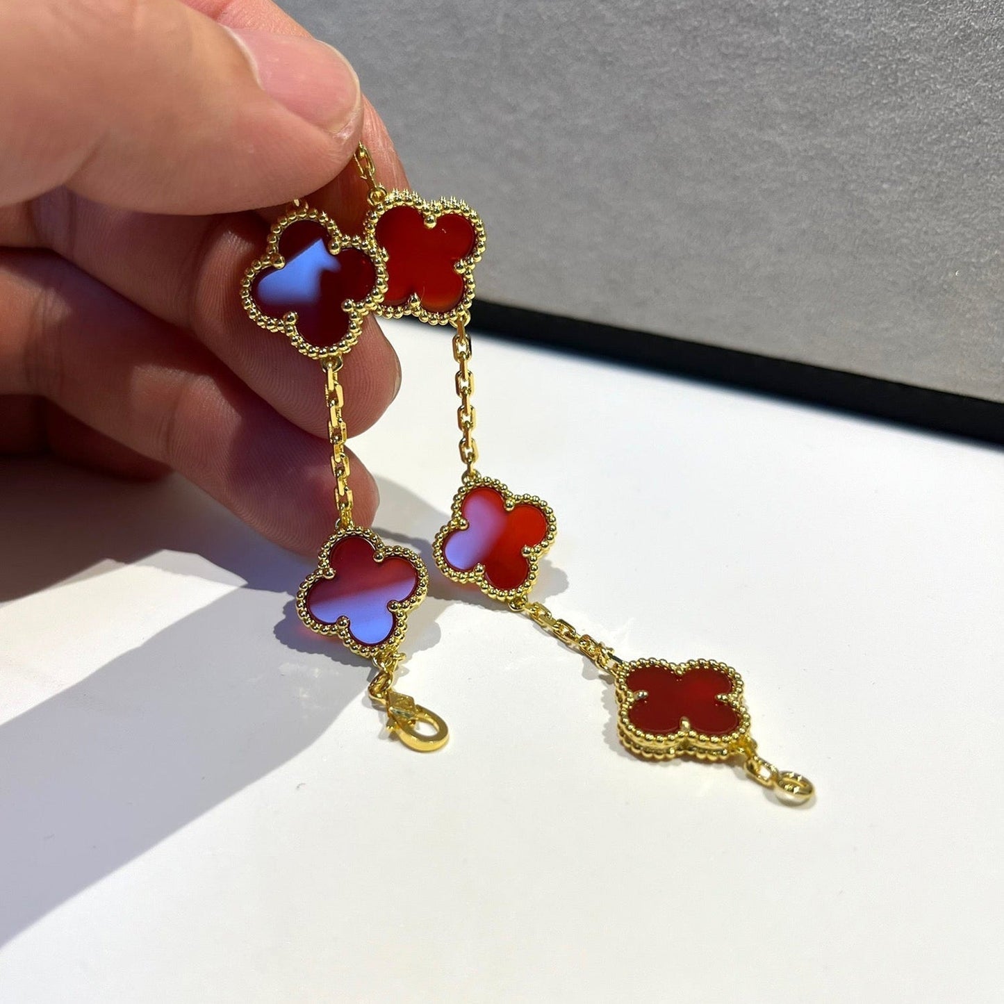 [AuraEcho]CLOVER 5 MOTIFS RED AGATE  BRACELET