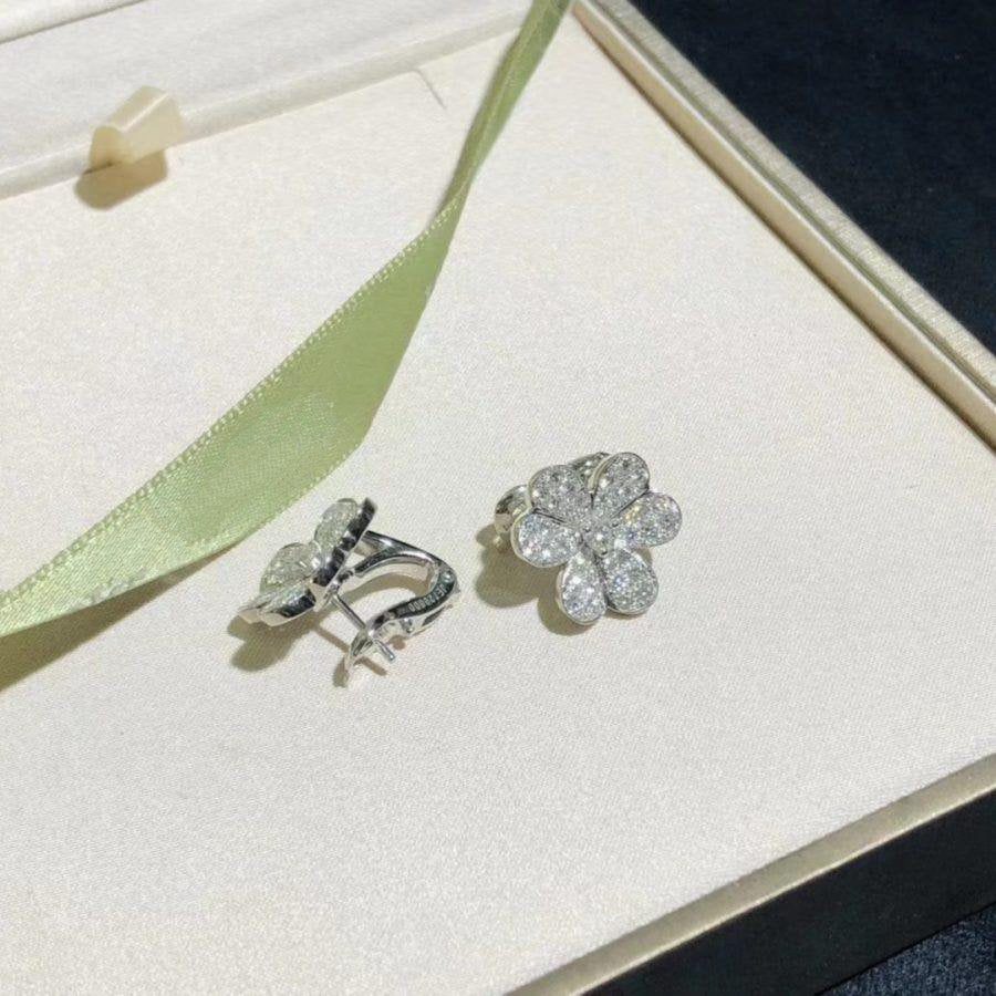 [AuraEcho]FRIVOLE SILVER FLOWER DIAMOND EARRINGS
