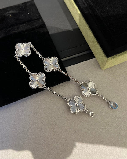[AuraEcho]CLOVER SILVER 5 MOTIFS BRACELET